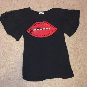 ✨Black Shirt With Lips.